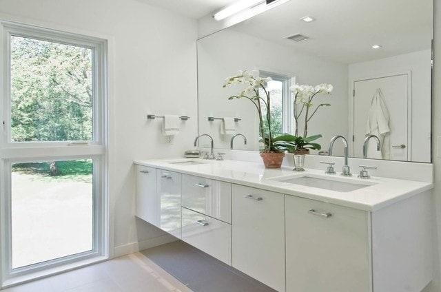 Classic white bathroom la